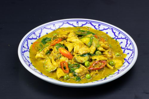 ไก่ผัดพริกแกงเขียวหวาน