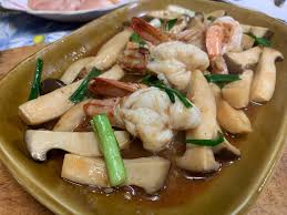 เห็ดรวมผัดกุ้งสด